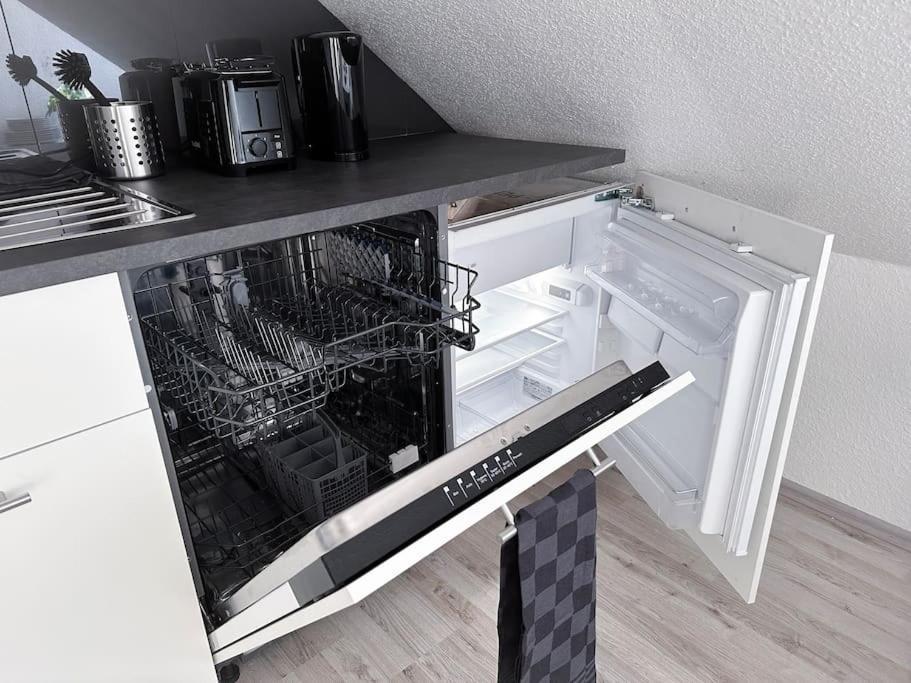 Zentrale Wohnung Fuer 4 Mit Bett Und Schlafcouch Essen Exterior foto